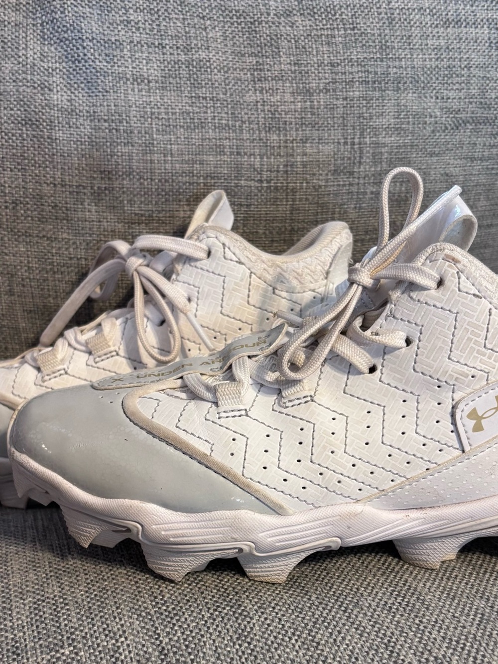 Under Armour Kids White Athletic Cleats